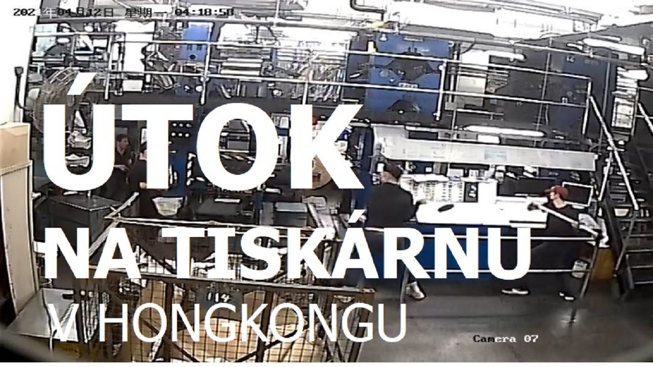 Vetřelci s kladivy zaútočili na tiskárnu Epoch Times v Hongkongu