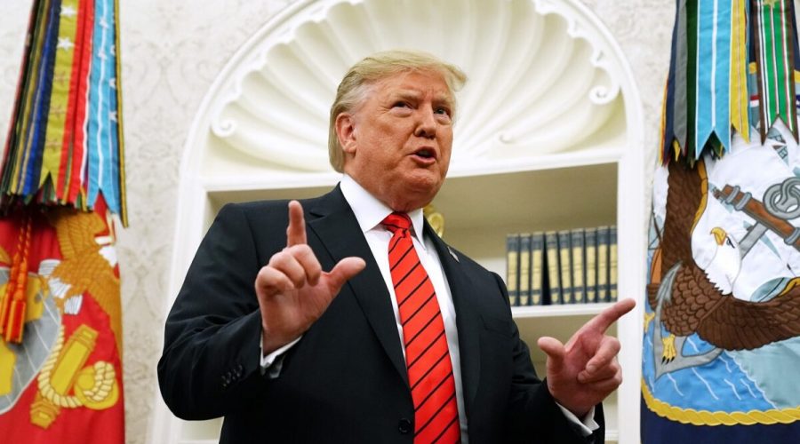 Americký prezident Donald Trump na tiskové konferenci v Bílém domě odpovídá novinářům na otázky týkající se impeachmentu. 30. září 2019.