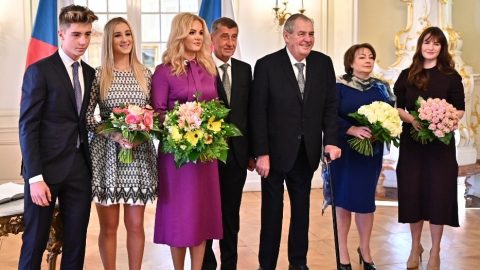 Předseda vlády a prezident poobědvali s rodinami v Lánech