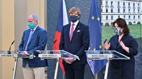 ČR: Vláda od pondělí částečné uvolní některá karanténní opatření