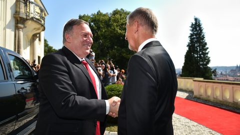 Vztahy ČR a USA jsou nadstandardní, uvedl premiér po jednání s ministrem Pompeem