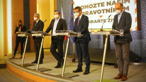 Namátkové kontroly budou probíhat na území celé České republiky. Za porušení krizového opatření může být sankce až 20 tisíc korun