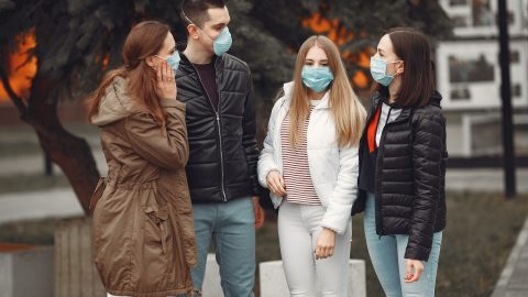 COVID-19: Vláda po dohodě s hejtmany krajů prodlužuje stav nouze do konce měsíce