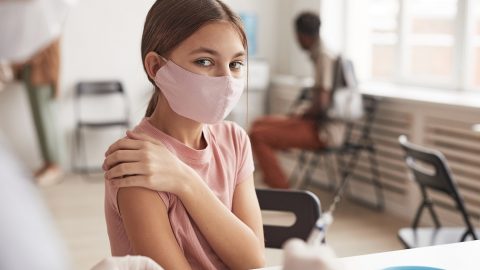 Pacientská rada MZ vydala stanovisko k použití neregistrovaných vakcín. AstraZeneca vyhodnocena jako bezpečná