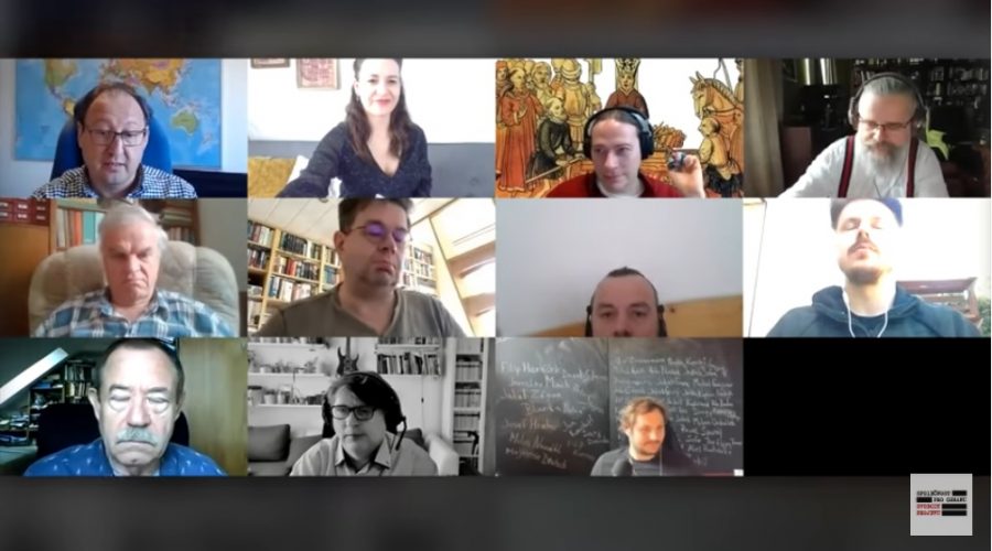 Aprílové povídání s novináři o tom, jak žádná cenzura není. (Screenshot / YouTube)