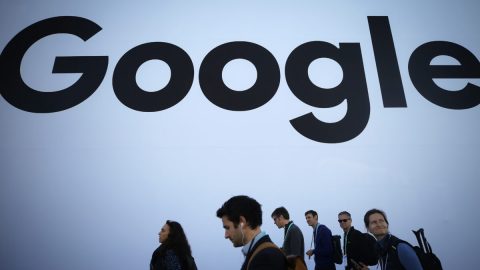 Google dle uživatelů v Massachusetts tajně nainstaloval na jejich mobily sledovací aplikaci týkající se covidu-19