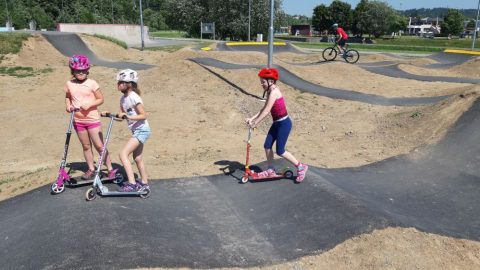 Vysočina: Jihlava otevřela pumptrackovou dráhu