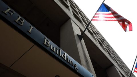 USA: Tweet FBI žádající Američany o „nahlášení“ členů rodiny a kolegů vyvolal bouřlivé reakce