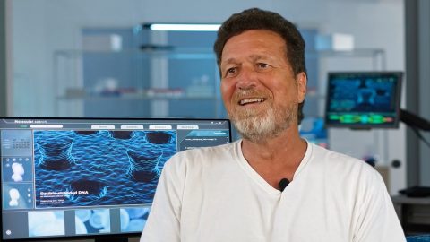 Profesor Turánek: Chybí odborná diskuze o covidu-19 a vakcínách, zostuzují se vědci, kteří vyjádří jiný názor