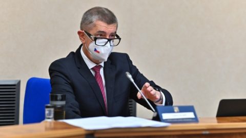 Vláda Andreje Babiše v demisi odsouhlasila návrh rozpočtu Státního fondu podpory investic i dvě vlny plošného testování ve školách