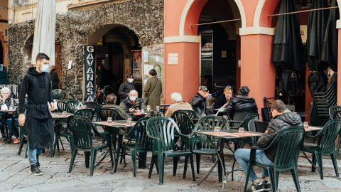 Současnou vlnu epidemie již nelze řešit lockdownem nebo zavíráním ekonomiky. Jsme již podstatně dál, slibuje ministr zdravotnictví