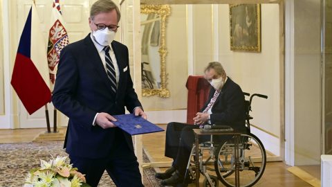 Hrad sdělil důvody pro nejmenování Lipavského. Termín pro jmenování nové vlády dohodne Fiala se Zemanem v pondělí