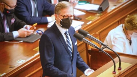 Vláda Petra Fialy získala důvěru Poslanecké sněmovny