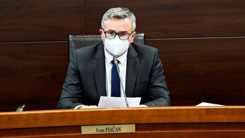 Slovensko: Ústavní soud prohlásil, že některá vládní epidemická opatření nejsou v souladu s ústavou