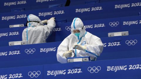 Peking izoloval zahraniční olympijské sportovce a funkcionáře po testování na covid-19
