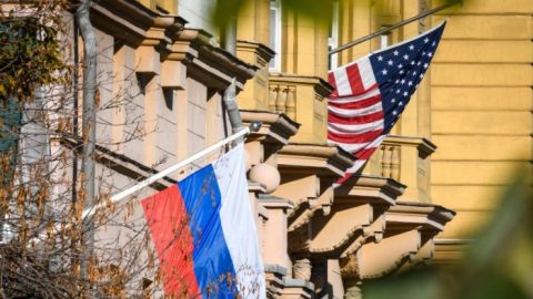 USA DNES (17. 2.): Americké MZ: Rusko vyhostilo z Moskvy zástupce amerického velvyslance