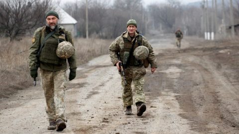 Ukrajina nařídila všeobecnou mobilizaci a oznámila 137 mrtvých