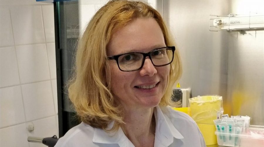 Mikrobioložka a viroložka MUDr. Hana Zelená, Ph.D. (smis-lab.cz)