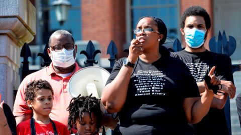 Aktivistka hnutí Black Lives Matter a její manžel obviněni z podvodu