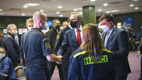 Fiala: Česká republika nápor uprchlíků zatím zvládá velmi dobře