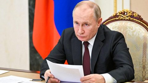 Putin: Západ se snaží „zrušit“ ruskou kulturu