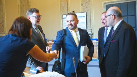 Vláda ČR obnovuje činnost Národní ekonomické rady a zopakuje Milostivé léto