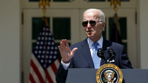 USA DNES (27. 7.): Joe Biden se poprvé po covidu ukázal na veřejnosti; McCarthy chce zrušit hlasování na dálku