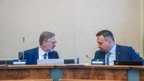 Rychlým záchranářům – „rychlejší důchod“, vláda schválila návrh