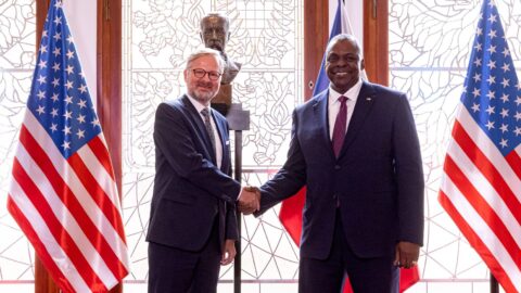 Premiér Fiala se v pátek setkal s ministrem obrany USA Lloydem Austinem