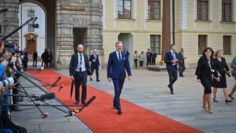 Na Pražském hradě jedná 44 představitelů evropských zemí o bezpečnostních a ekonomických problémech kontinentu