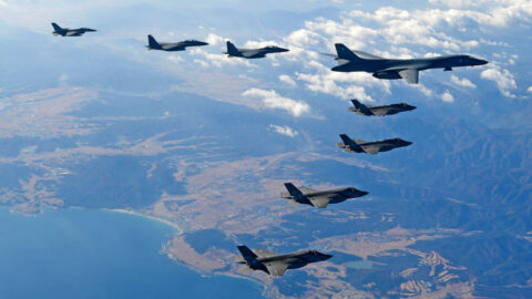 USA a Jižní Korea uspořádají rozsáhlé letecké cvičení v době severokorejských raketových provokací