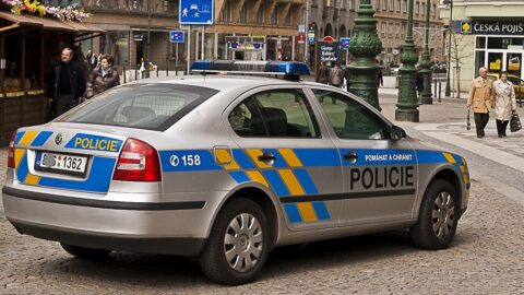 Po úterní razii v Brně skončilo ve vazbě sedm lidí