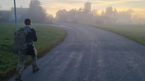 Memoriál československých parašutistů proběhl mezi Chrudimí, Lichnicí, Kladruby a Přeloučí