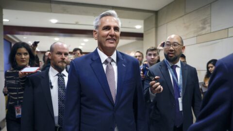 Republikáni jsou jedno křeslo od zisku většiny ve Sněmovně reprezentantů
