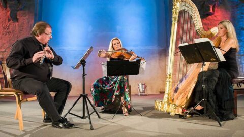 Koncertní trio zahájí festival Procházky uměním v Trojském zámku na začátku května