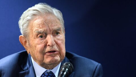 George Soros předává 25-miliardové impérium „podobně smýšlejícímu“ synovi