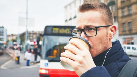 Po desetiletích růstu se průměrný věk obyvatel ČR snížil. Jaký tedy je a proč k tomu došlo?