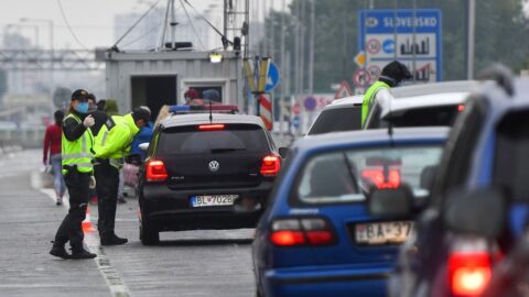 Čeští policisté zajistili při kontrolách na hranicích desítky migrantů