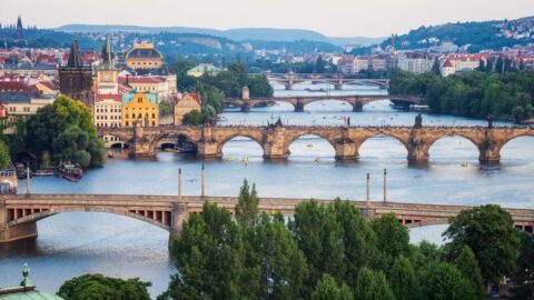Kantar: Spokojenost s politikou v ČR klesla na 21 procent, podle průzkumu by volby vyhrálo hnutí ANO