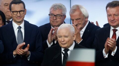 V Polsku volilo rekordní množství voličů, vládnoucí Právo a spravedlnost ztrácí možnost sestavit novou vládu