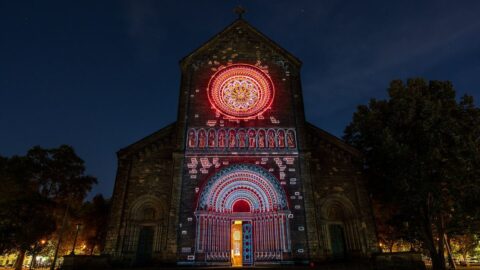 Festival Signal zahájí videomapping na kostele na Karlínském náměstí v Praze