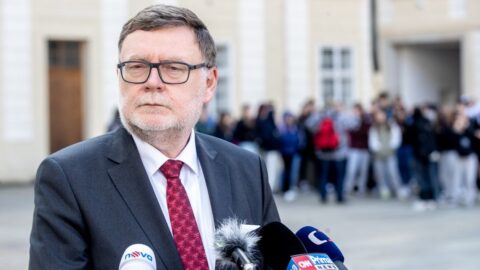 Stát vybere na windfall tax od bank jednotky miliard korun, místo desítek