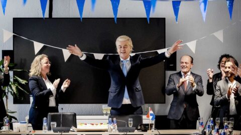 V nizozemských volbách zvítězila Wildersova Strana pro svobodu