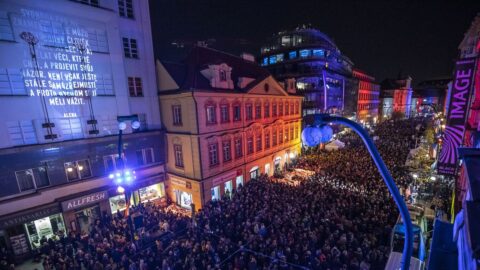 Výročí sametové revoluce si Česko připomene happeningy, koncerty i demonstracemi