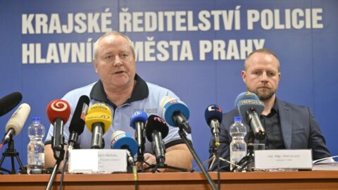 Policie ztotožnila všechny oběti, zbraň střelce je shodná se zbraní z Klánovic