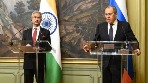 Rusko a Indie se blíží dohodě o společné výrobě vojenské techniky, řekl Lavrov