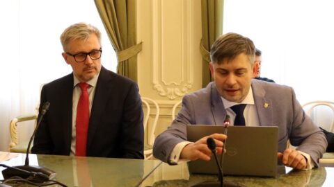 Ústavně-právní výbor Senátu doporučil Milana Hulmáka na post ústavního soudce