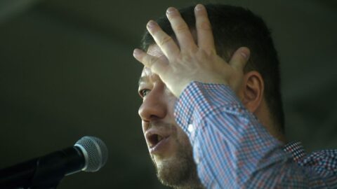 Rekordman Okamura se zapsal do historie, hovořil téměř 11 hodin