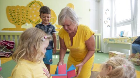 Výši poplatku za školku, družinu či klub bude nově určovat zřizovatel