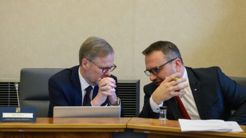 Jurečka je připraven zvážit kvůli večírku při střelbě na FF UK rezignaci, Premiér výměnu nechystá